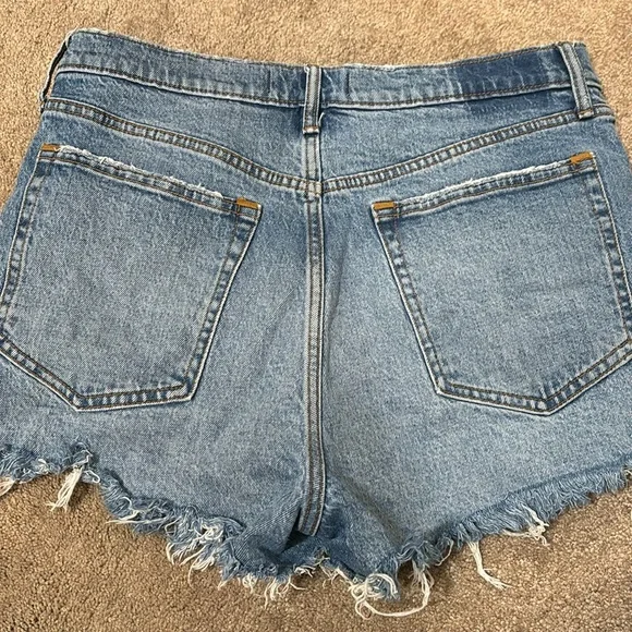 COPY - Abercrombie & Fitch High Rise Denim Shorts - Picture 5 of 5